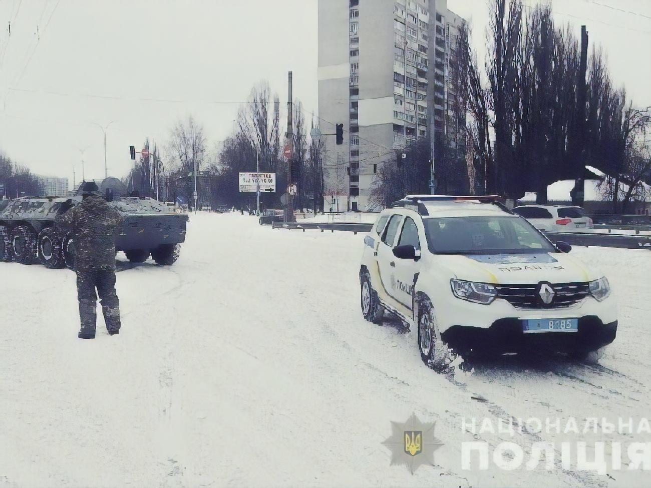 Автомобили буксируют на ровные участки дорог