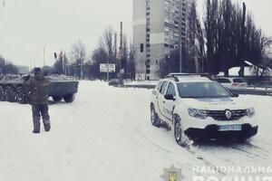 Автомобілі буксирують на рівні ділянки доріг