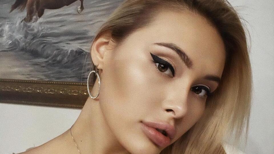 Доменіка Ющенко заспівала на сліпих прослуховуваннях "Голосу країни" пісню "Плакала"