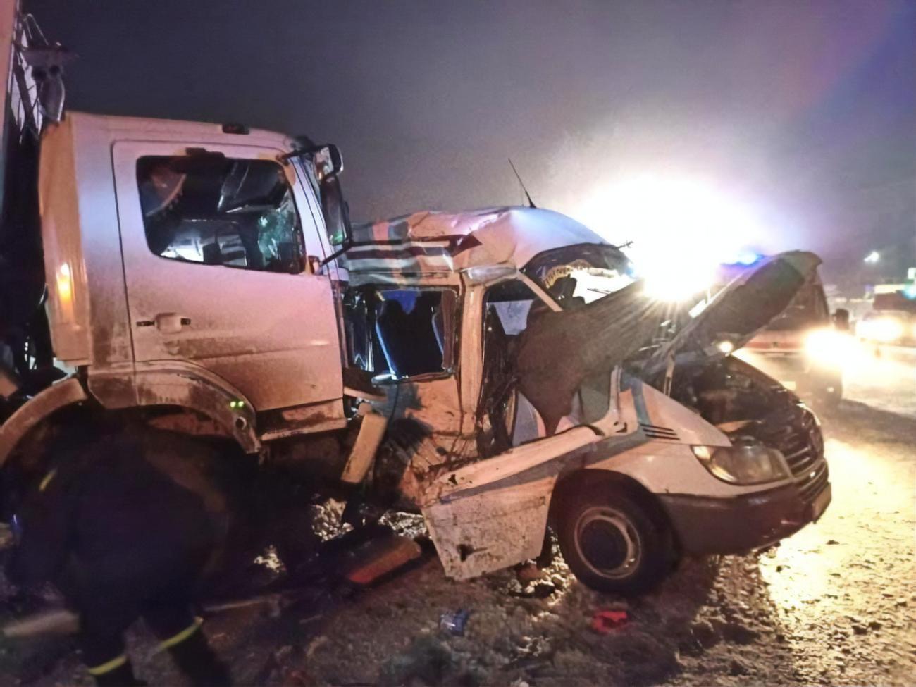 У мікроавтобусі було 14 пасажирів і водій