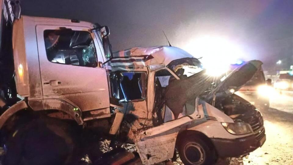 У мікроавтобусі було 14 пасажирів і водій