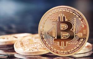 Зростання криптовалюти відбулося після оголошенням компанії Tesla про інвестування $1,5 млрд у біткоін