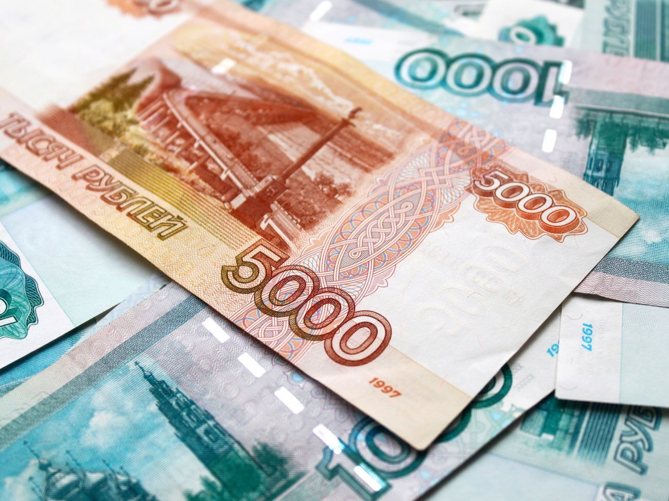 Пєсков стверджує, що "якихось пакетів у розмірі 500 млрд" російська влада не готувала