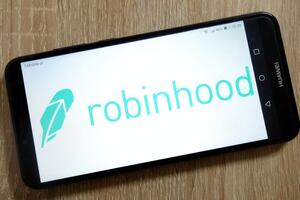 Приложение Robinhood позволяет любому покупать и продавать акции без комиссии