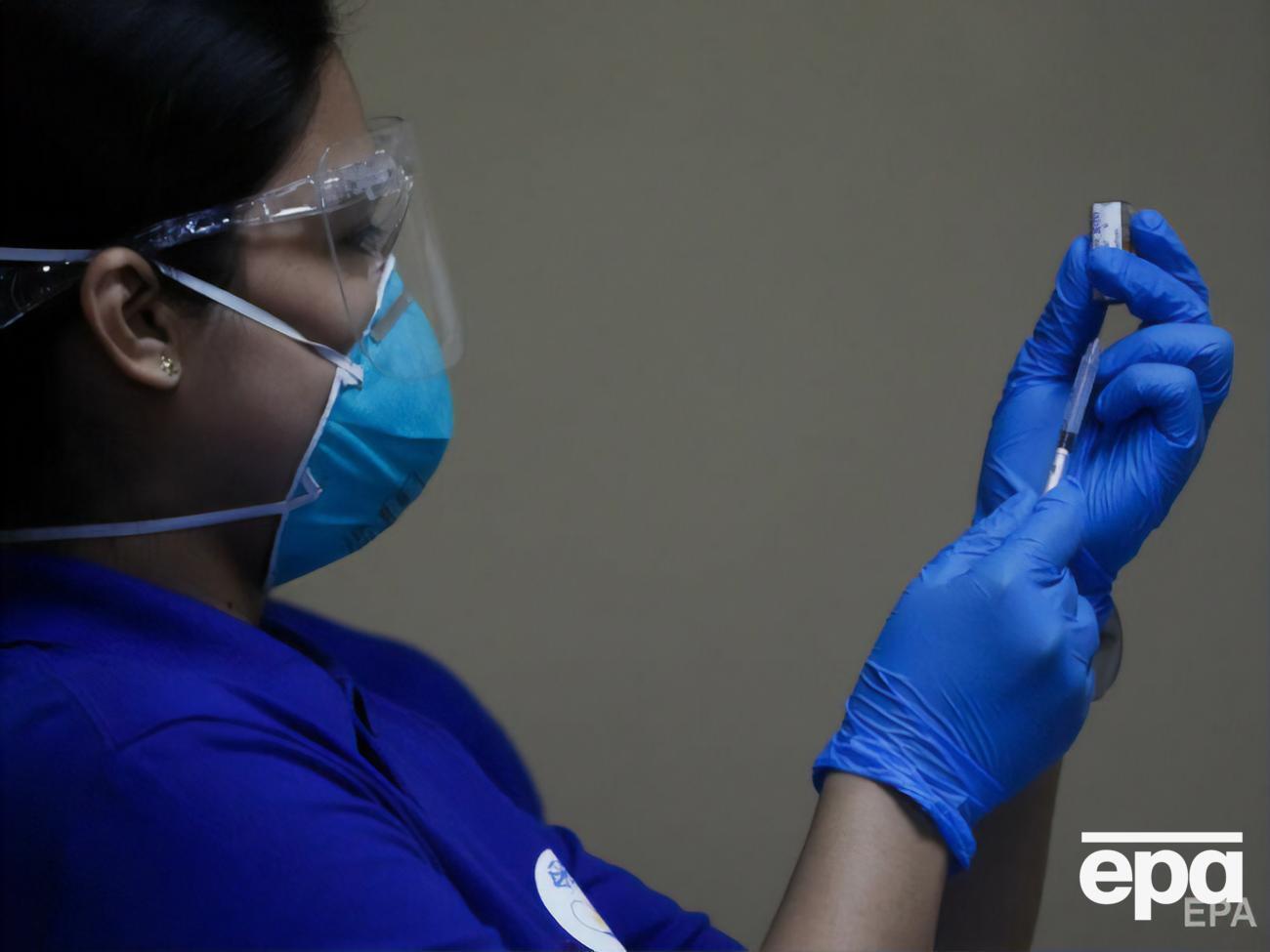 Колективний імунітет проти COVID-19 можна придбати завдяки вакцинації, вважають у ВООЗ