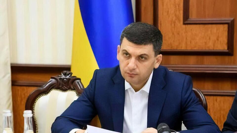 Гройсман: В Украину привезли что-то – неизвестно что, подрывая вообще доверие к вопросу вакцинации