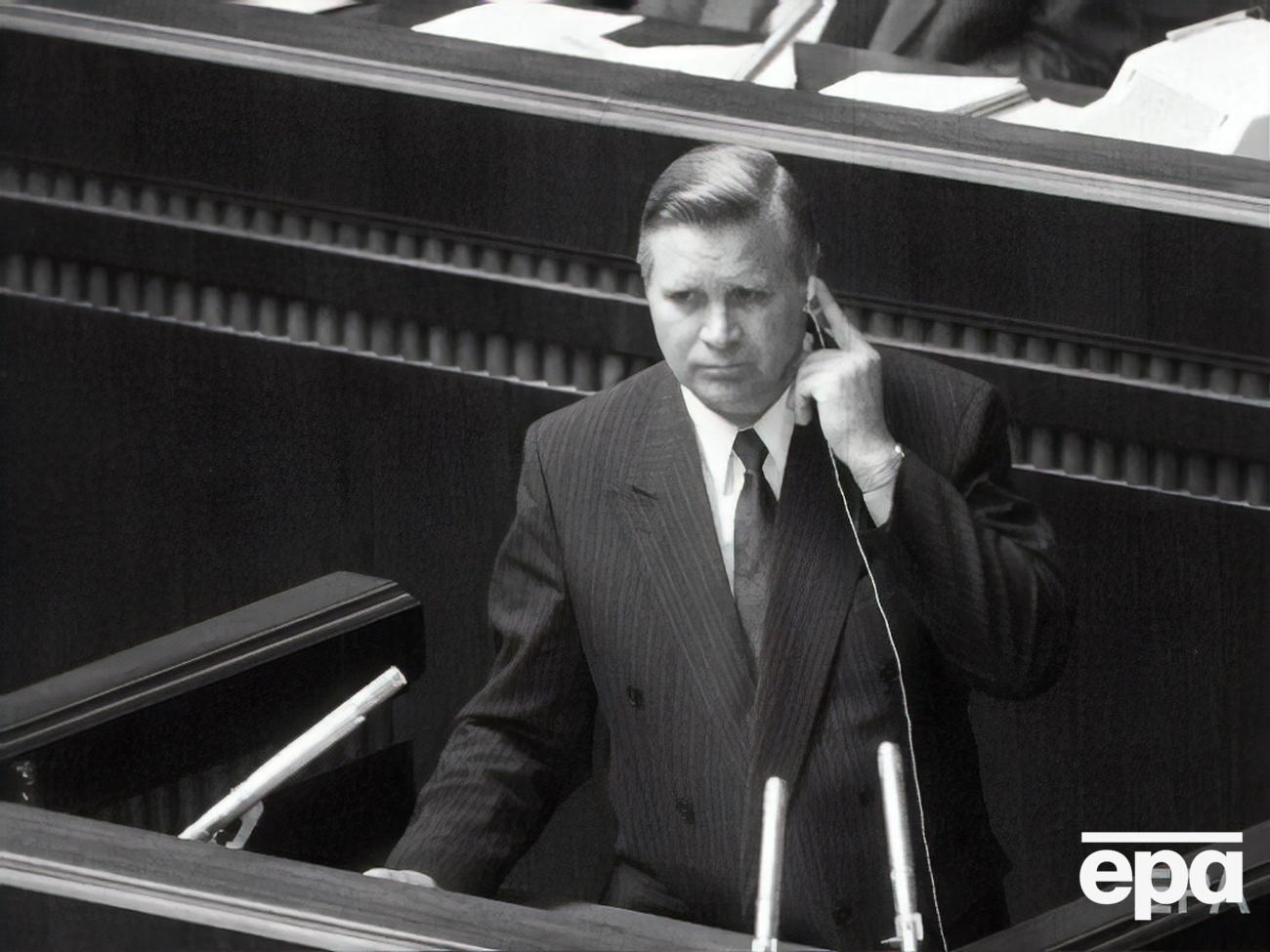 Зленко с&nbsp;1994 по 1997 год возглавлял постоянное представительство Украины при ООН