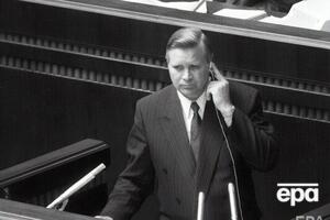 Зленко с 1994 по 1997 год возглавлял постоянное представительство Украины при ООН