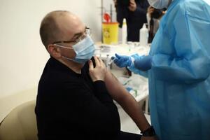 Степанов вніс зміни у план вакцинації, які дозволяють використовувати залишки вакцин для громадських діячів і публічних персон