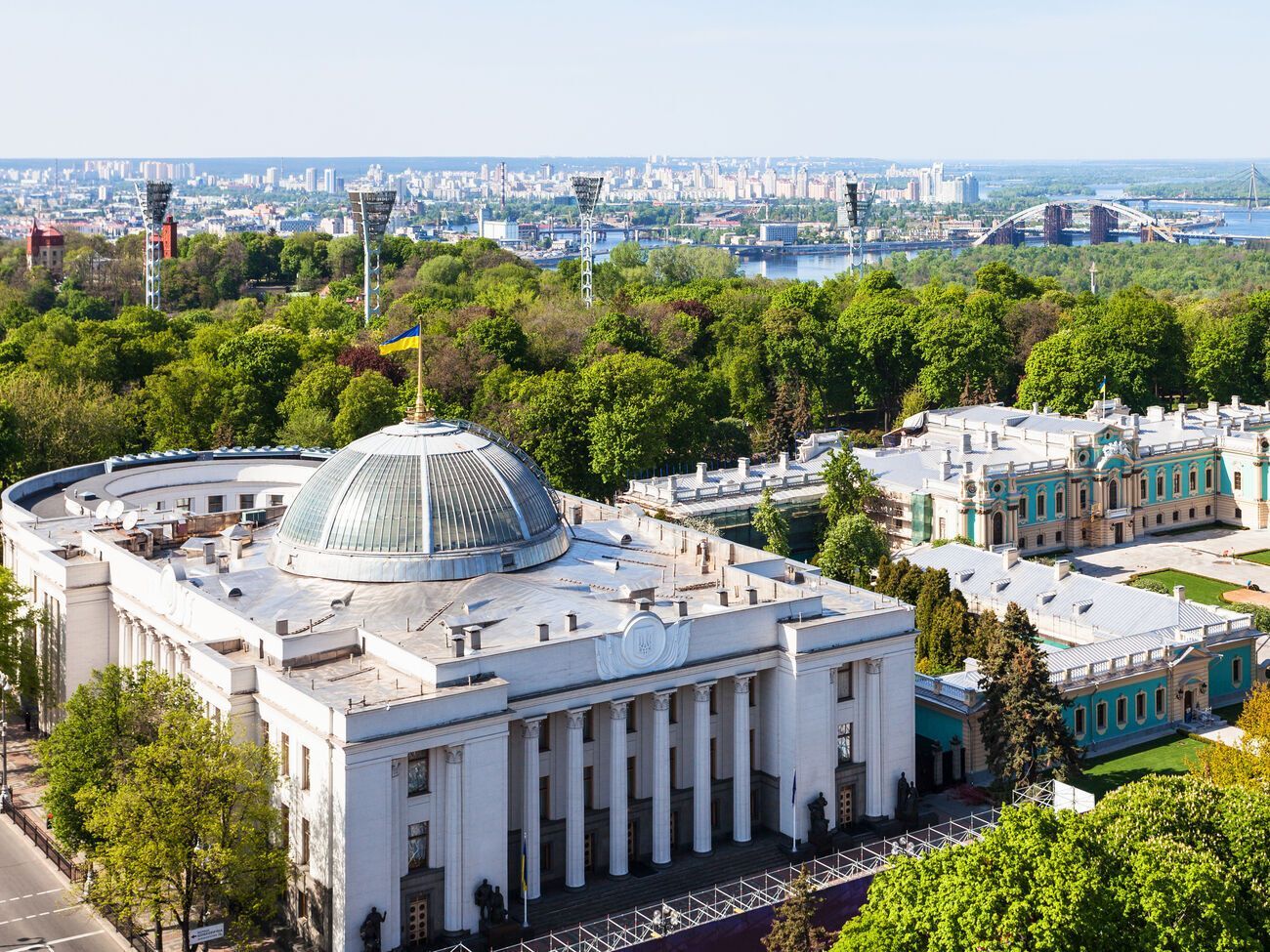 Семь из 23 депутатов за весь февраль ни разу не голосовали