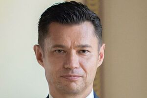 Зленко умел руководить министерством, как оркестром, в котором много солистов. Он не тянул одеяло на себя