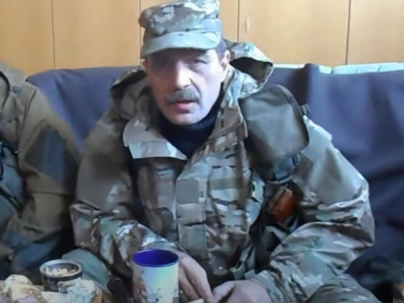 Безлер считает, что каждое упоминание его журналистами Bellingcat "априори является порочащим"