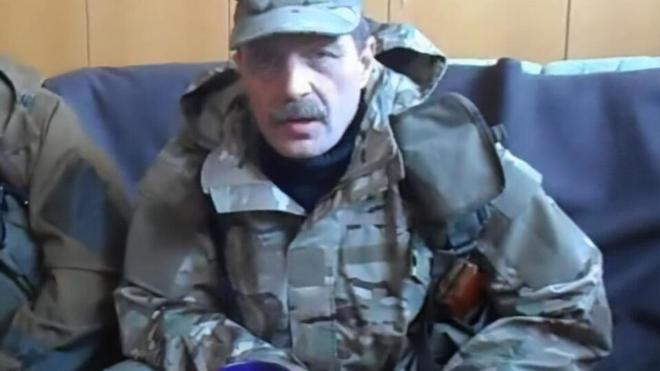Безлер вважає, що кожна згадка його журналістами Bellingcat "апріорі паплюжить"