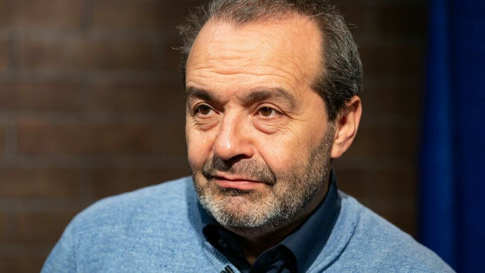 Шендерович: Мы видим, как ворюга становится кровопийцей. Мы видим, как Путин пытается убить Навального, потому что Навальный мешает ему оставаться у власти и воровать