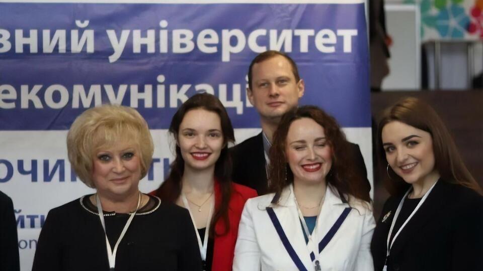 Жінок університету телекомунікацій привітали відкриттям нового туалету