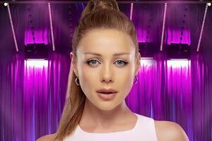 Тина Кароль провела распевку за кулисами