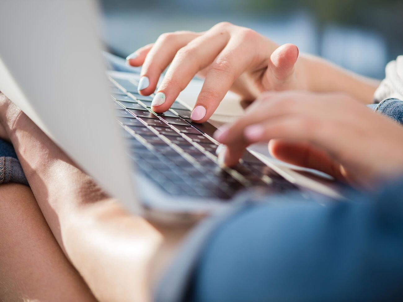 Часть сайтов уже возобновили работу