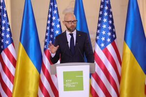 Яценюк: Безопасность мира – это членство Украины в НАТО. В 2008 году нам четко сказали, что двери НАТО открыты. Теперь только осталось, чтобы Украина вошла в эти двери