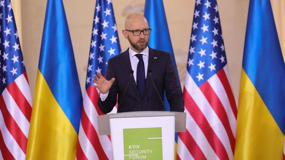 Яценюк: Безопасность мира – это членство Украины в НАТО. В 2008 году нам четко сказали, что двери НАТО открыты. Теперь только осталось, чтобы Украина вошла в эти двери