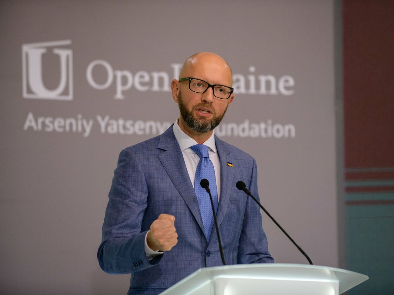 Яценюк виступив за залучення в переговори в нормандському форматі США та Великобританії