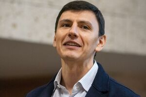 Співробітниця ЦВК дістала в рази більше хейту через вібратор, ніж викритий у зв'язках із жінками легкої поведінки нардеп Яременко