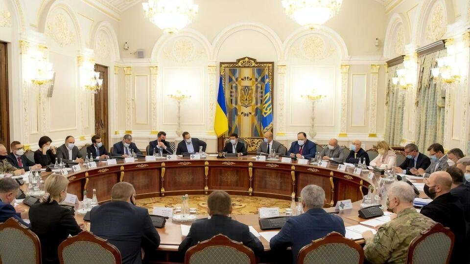 За даними ЗМІ, чергове засідання РНБО перенесли