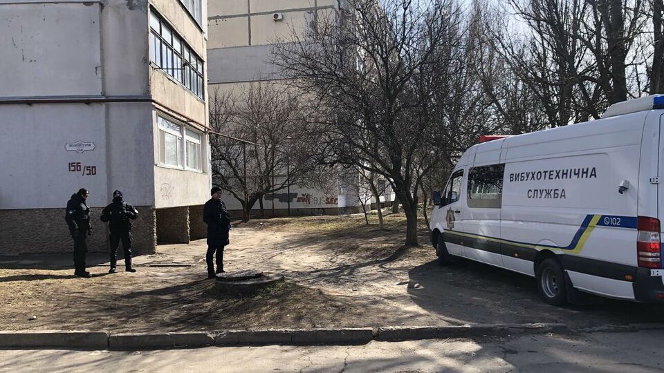 Два человека погибли, один тяжело ранен в результате взрыва в квартире в Бердянске