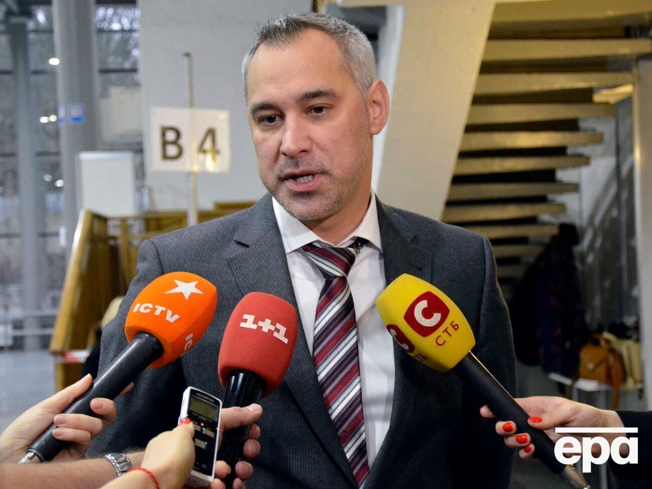 Рябошапка сказав, що якби він керував Офісом генпрокурора, то питання видання Коломойського США було б реальним