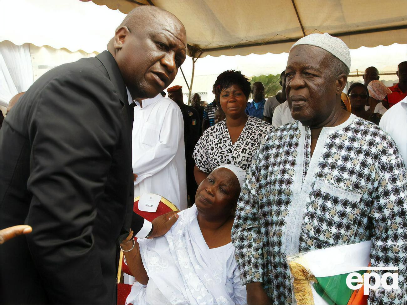 Бакайоко (на фото слева) было 56 лет