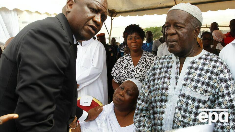 Бакайоко (на фото слева) было 56 лет