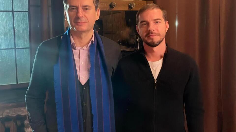 Шевченко (справа на фото) назвал Грозева своим "куратором из МI6"