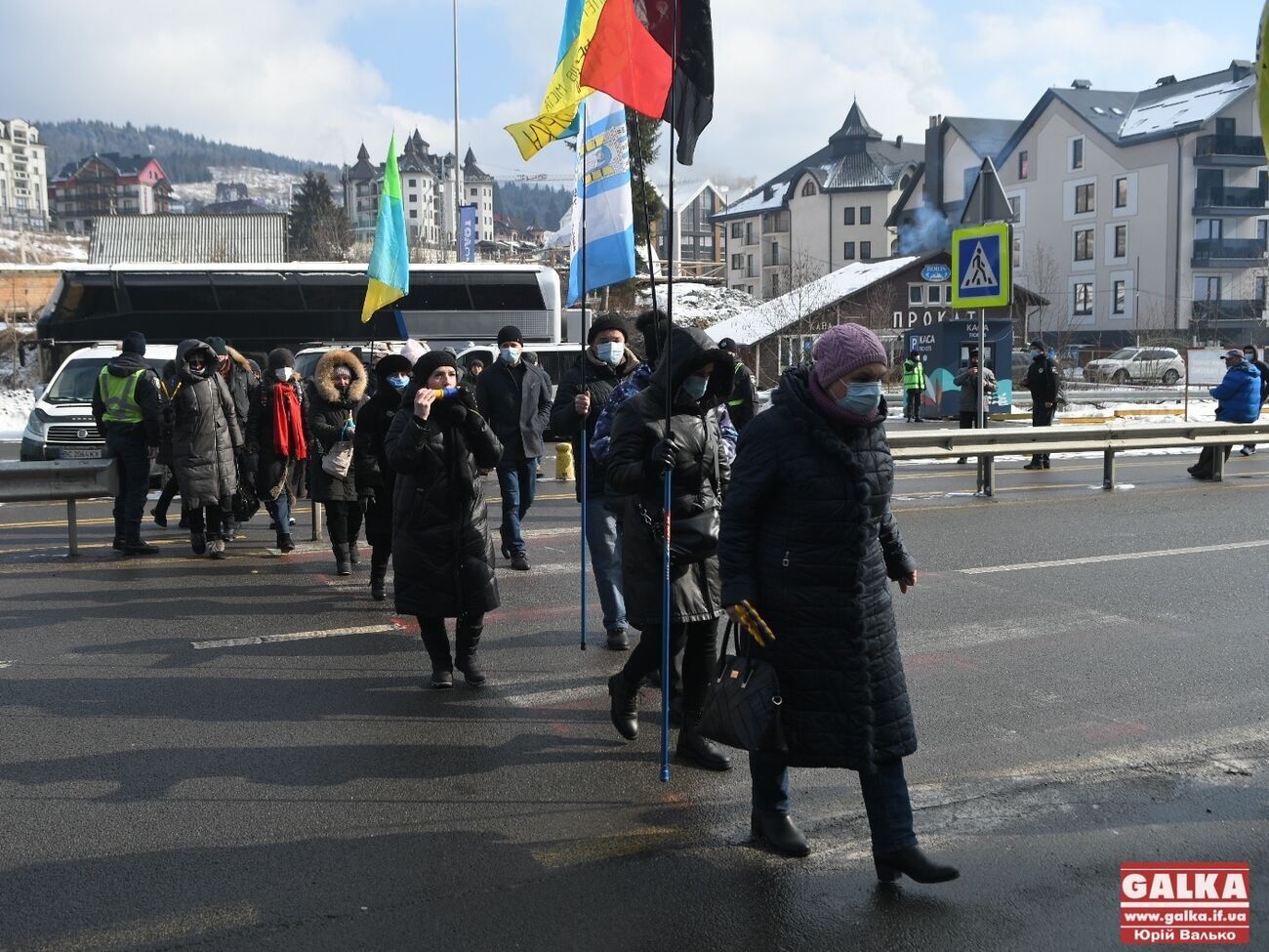 Предприниматели Прикарпатья провели "предупредительную" акцию, требуя закрыть работу курорта Буковель