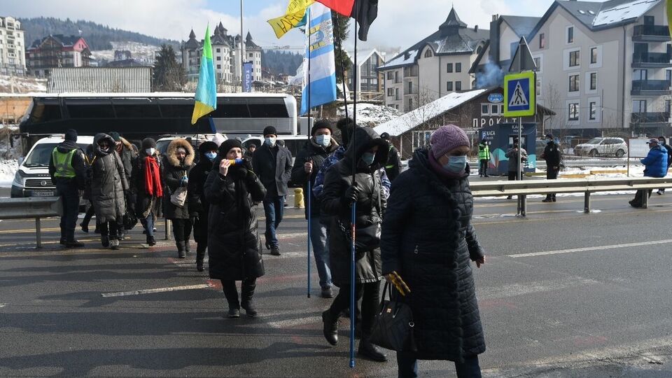 Підприємці Прикарпаття провели "попереджувальну" акцію, вимагаючи закрити роботу курорту Буковель