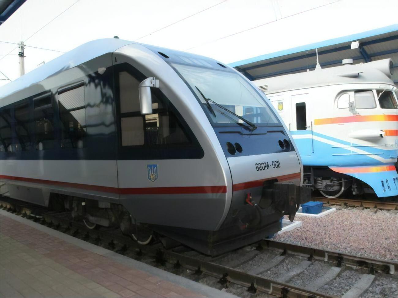 "Укрзалізниця" открыла спецрейсы из Закарпатья