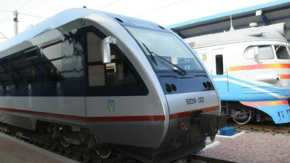"Укрзалізниця" открыла спецрейсы из Закарпатья
