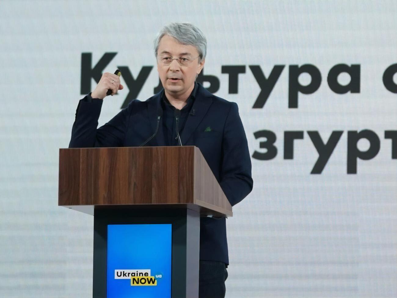 Ткаченко: Чим більше людей вакцинується, тим скоріше ми зупинимо пандемію