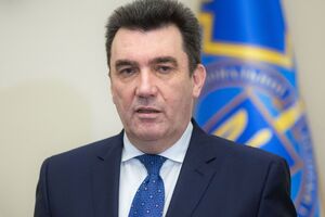 Україна знову продовжила введені раніше санкції, повідомив Данілов