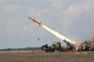 Комплексы "Нептун" изготовлены в рамках контракта между Минобороны и госпредприятием "Киевское конструкторское бюро "Луч"