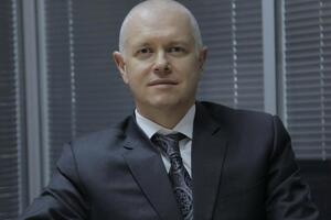 Яценко переписав на родичів свої частки в п'яти компаніях