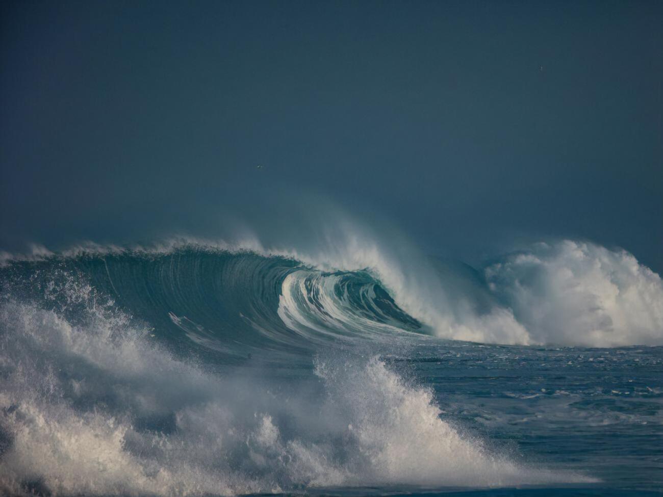 Высота волны в районе, где затонул сухогруз, была 4 метра