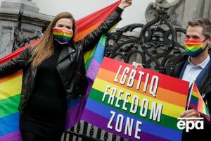 "ЛГБТІК-люди всюди в ЄС мають користуватися свободою жити і публічно демонструвати свою сексуальну орієнтацію та гендерну ідентичність", – ідеться в резолюції
