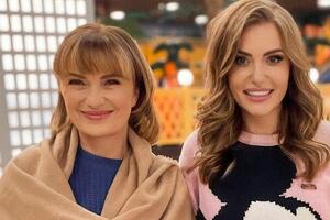 63-річна мати Камінської зробила тату у вигляді напису Family