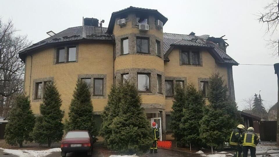 У момент займання в будинку для літніх людей було 65 пенсіонерів