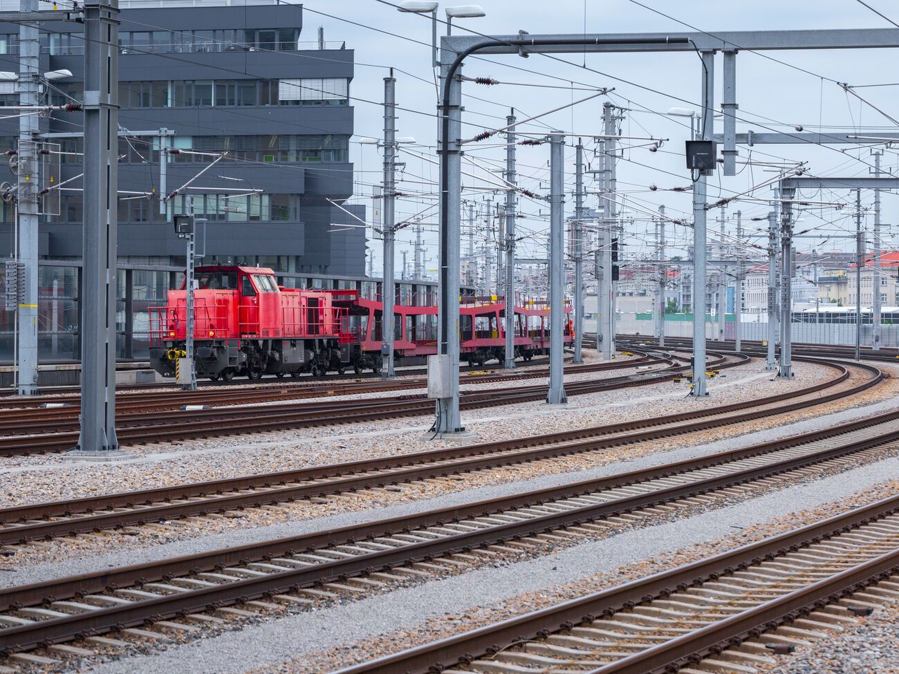 Новое правление компании дало старт реформе "Укрзалізниці", создав филиалы "УЗ Карго" и "УЗ Инфра", но наблюдательный совет по неизвестным причинам заблокировал это решение