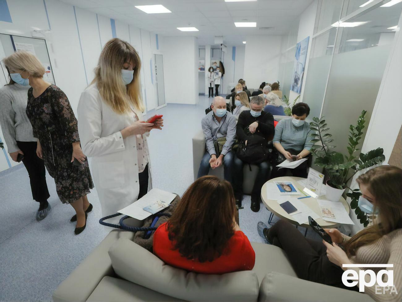 В больницах Киева находится наибольшее с начала пандемии количество заболевших COVID-19