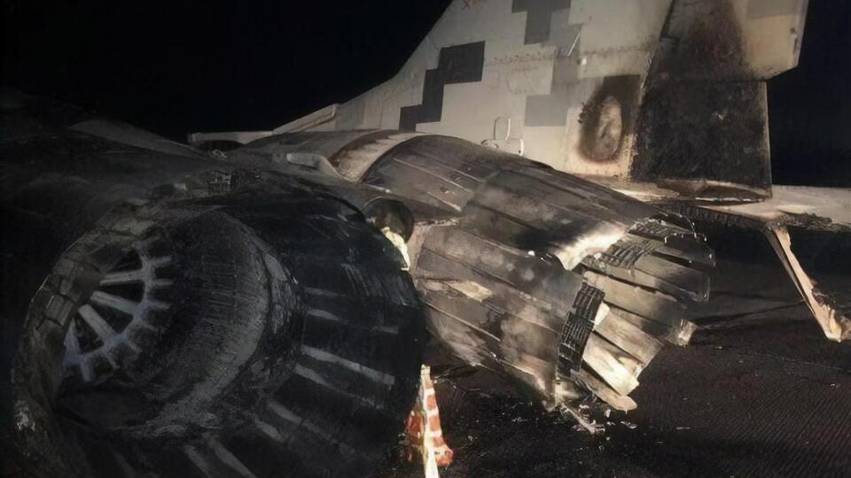 Після зіткнення літак загорівся