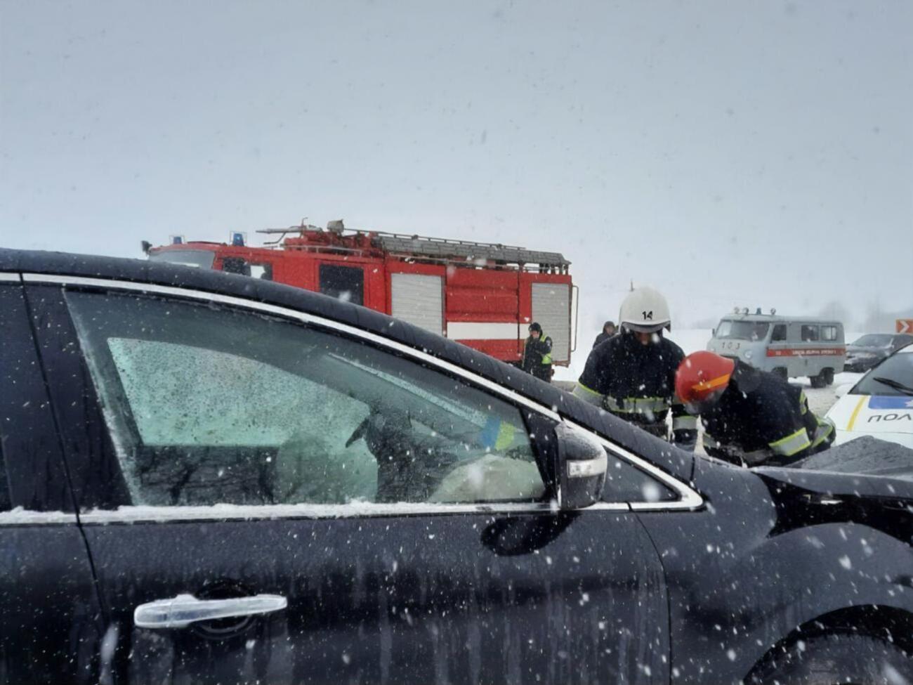 Травмовано двох водіїв і п'ятьох пасажирів рейсового автобуса
