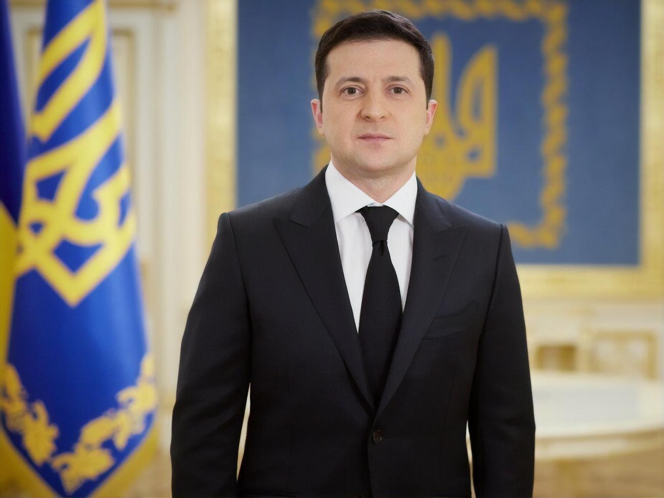 Зеленский ввел в действие решение СНБО, которым&nbsp;лишили лицензий на вещание телеканалы&nbsp; "112 Украина", ZIK и NewsOne