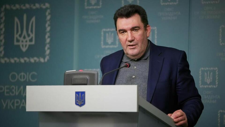 Данилов: Они звонят и говорят: "Мячеславович, мы не голосовали!" Один сказал: "Меня вообще в зале не было". Тогда у меня вопрос: как вообще это происходило? Кто тогда голосовал?