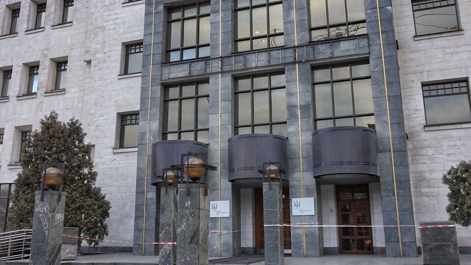 Апеляційна палата ВАКС заарештувала половину часток корпоративних прав цивільної дружини Яценка у трьох компаніях